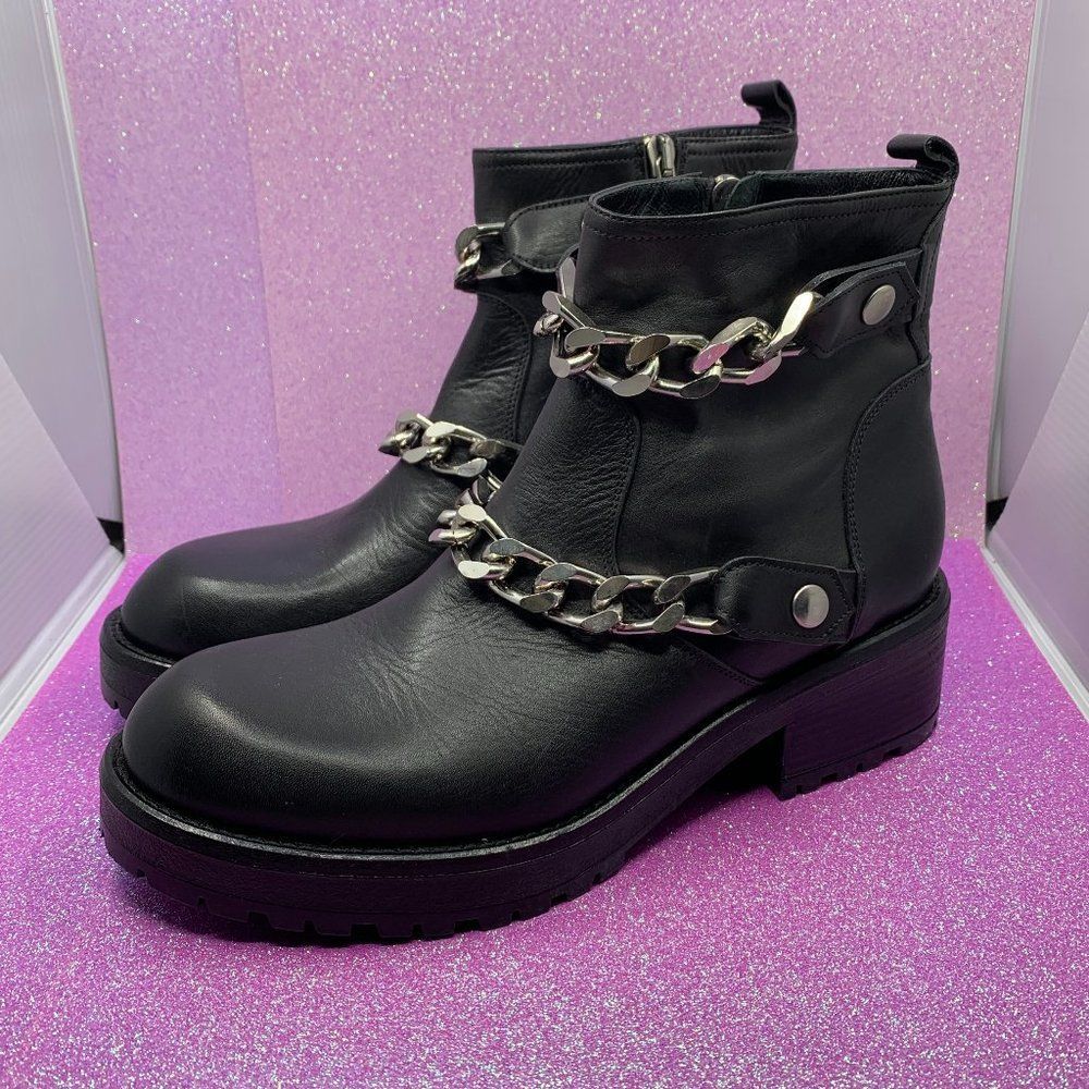 🌸 Strategia Boots - Ankle Boots - NWT